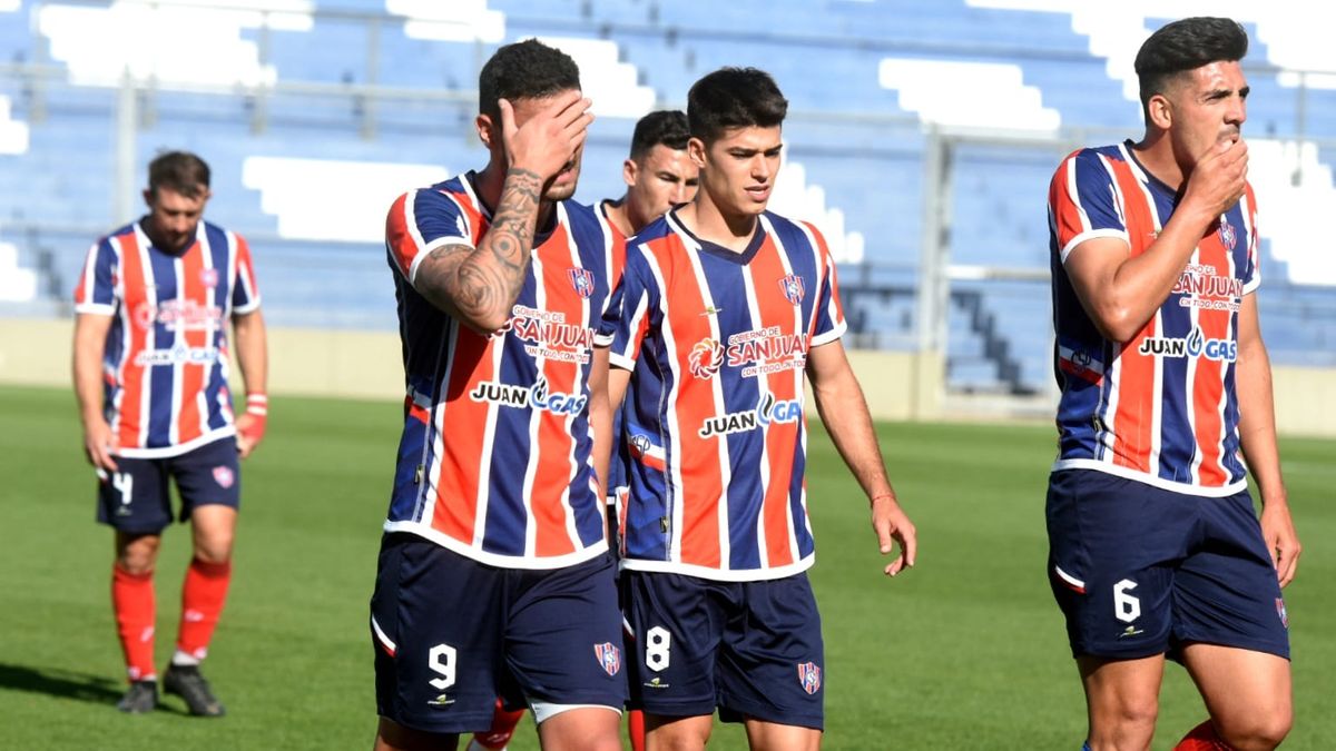 Dura caída de Peñarol lo complica y lo hunde en zona de descenso