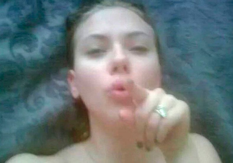 Se filtraron fotos íntimas de Scarlett Johansson sin ropa en la cama