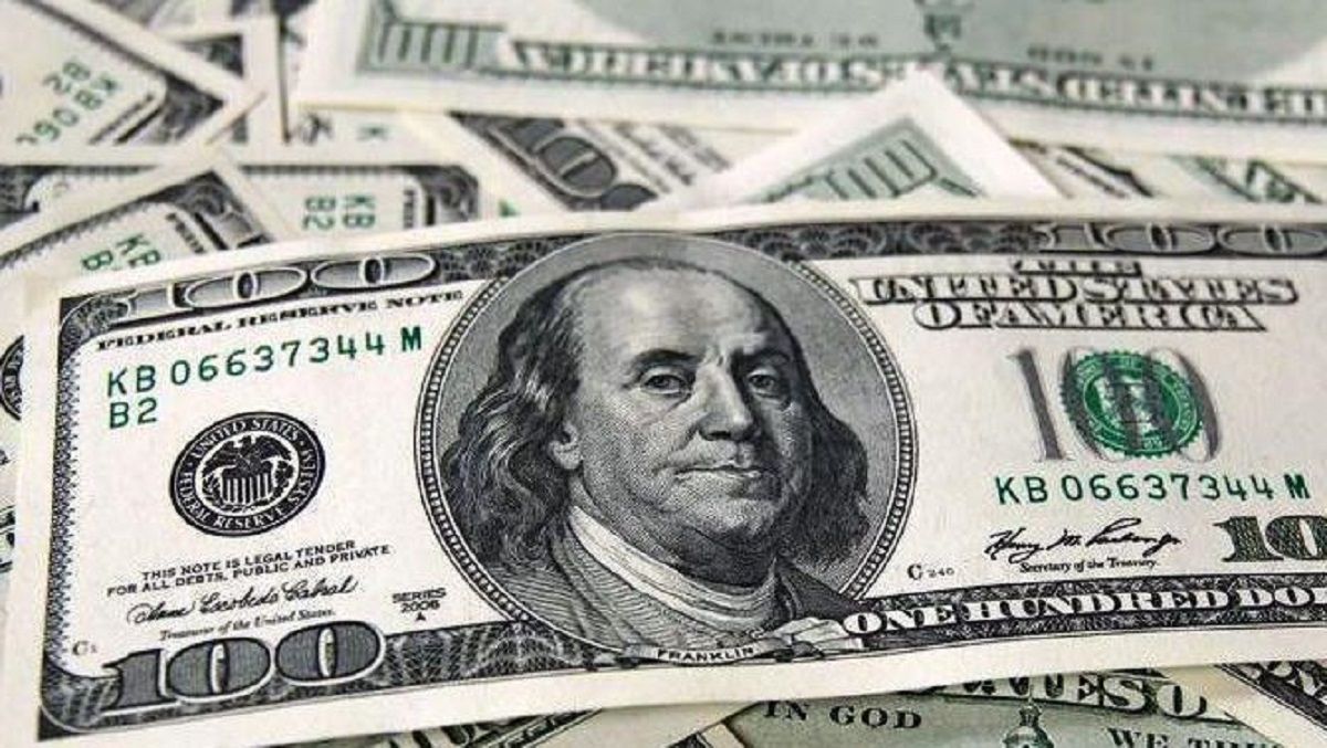El dólar oficial cerró con una suba de 15 centavos y el blue tuvo un incremento de 3 pesos
