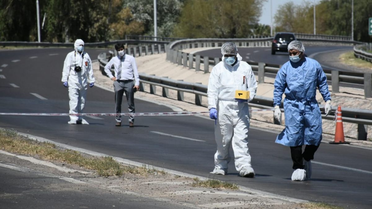 Murió una mujer y el conductor de una moto está grave