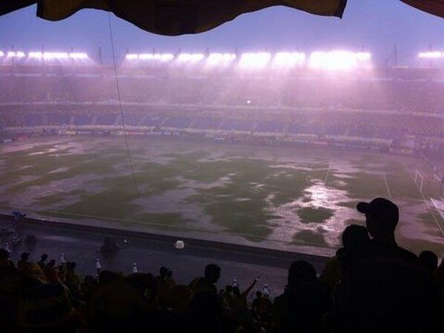 Una intensa lluvia hace peligrar el partido de Colombia vs. Ecuador