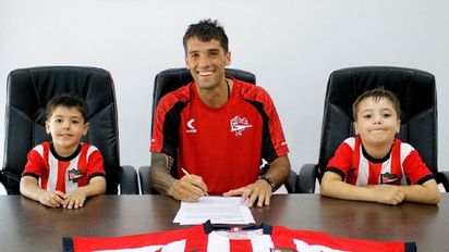 Emmanuel Mas renovó su vínculo con Estudiantes de La Plata. Foto: @EdelpOficial.