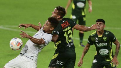 Defensa igualó 2 a 2 con Talleres en Florencio Varela. Foto: Telam. 