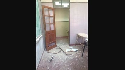 Se derrumbó un techo de una escuela mientras los alumnos estaban en clase