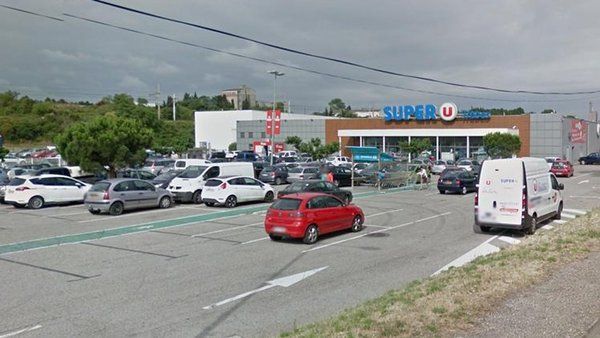 Un hombre de ISIS retiene a varias personas en un supermercado del sur de Francia: hay 2 muertos