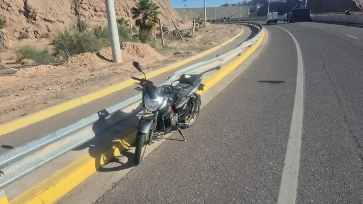 Tragedia en Ullum: una agente policial murió tras caer de su moto