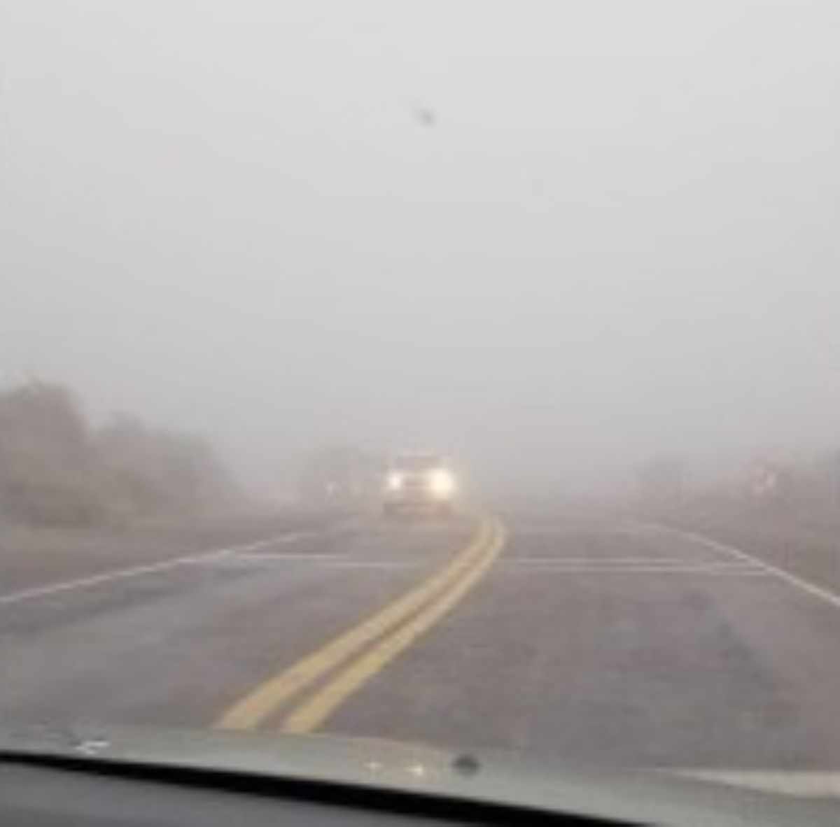 La neblina generó visibilidad escasa en algunas rutas