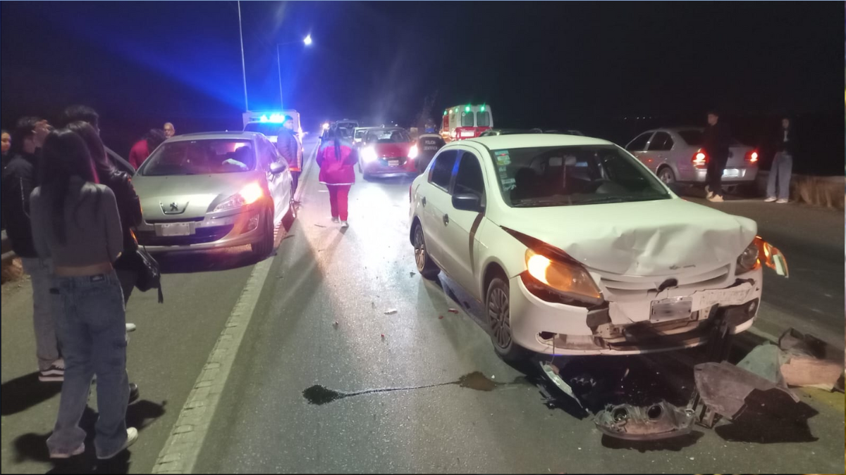 Jinetes causaron un choque múltiple en el puente de Caucete