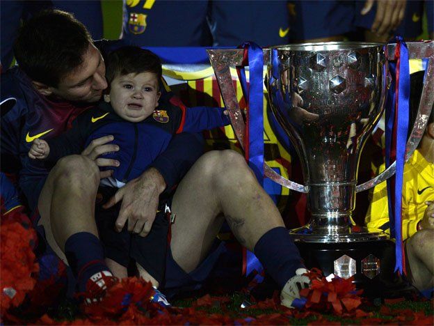 Messi festejó el título con su hijo Thiago en brazos