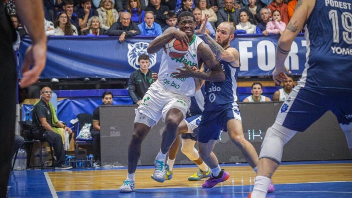 Atenas de Córdoba, y otro duro descenso en el básquetbol argentino