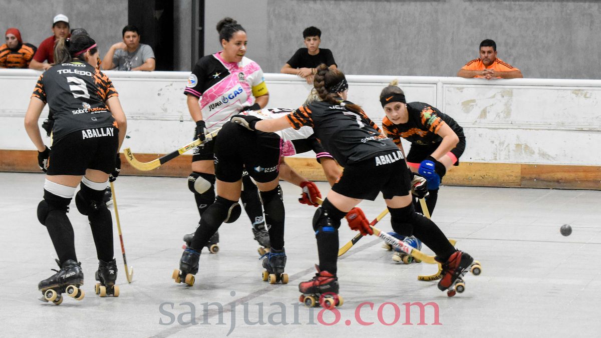 Bancaria venció a Aberastain en la fecha 1 del Apertura femenino. Fotos: Adrián Carrizo. 