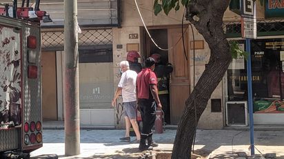 Susto en pleno centro por un incendio en una vivienda