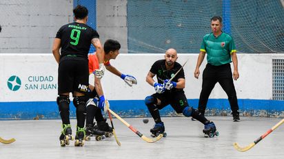 Médano de Oro derrotó a Valenciano y se acercó a las semis. Fotos: Adrián Carrizo. 