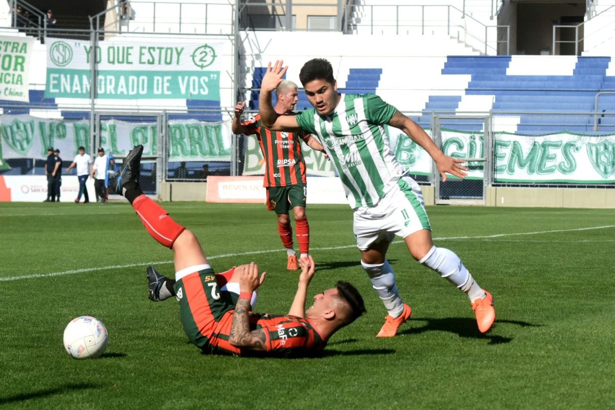 Desamparados goleó a Círculo Deportivo Otamendi y se ilusiona con escaparle al descenso. Fotos: Adrián Carrizo. 