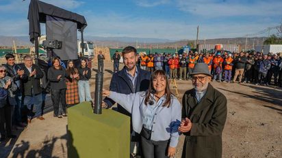 Chimbas colocó la piedra basal de su primer Polideportivo Techado