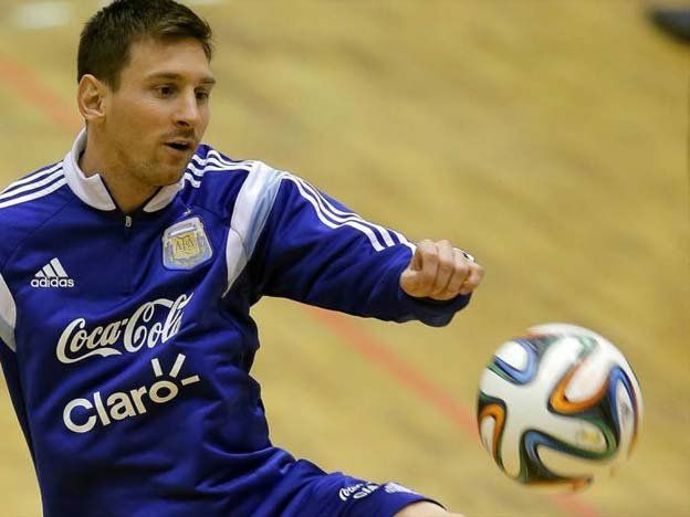 Messi llegó a Rumania y ya se entrena con la selección Argentina