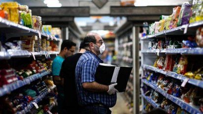 Ventas en supermercados cayeron 2,2% y subieron 4% en mayoristas