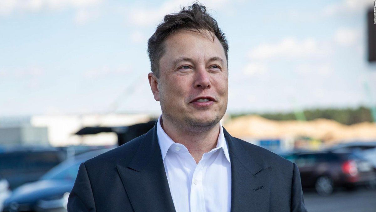 La frase en broma de Elon Musk sobre comprar una marca de gaseosa