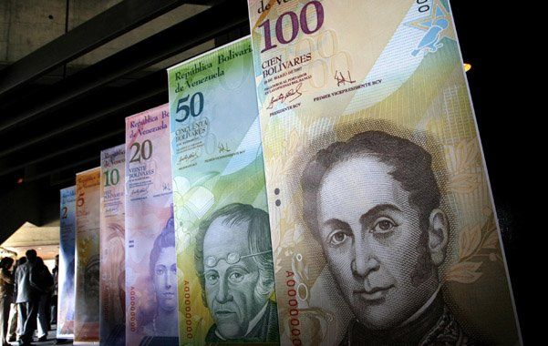 Venezuela devaluó 46,5%, mientras la inflación en enero se disparó al 3,3%