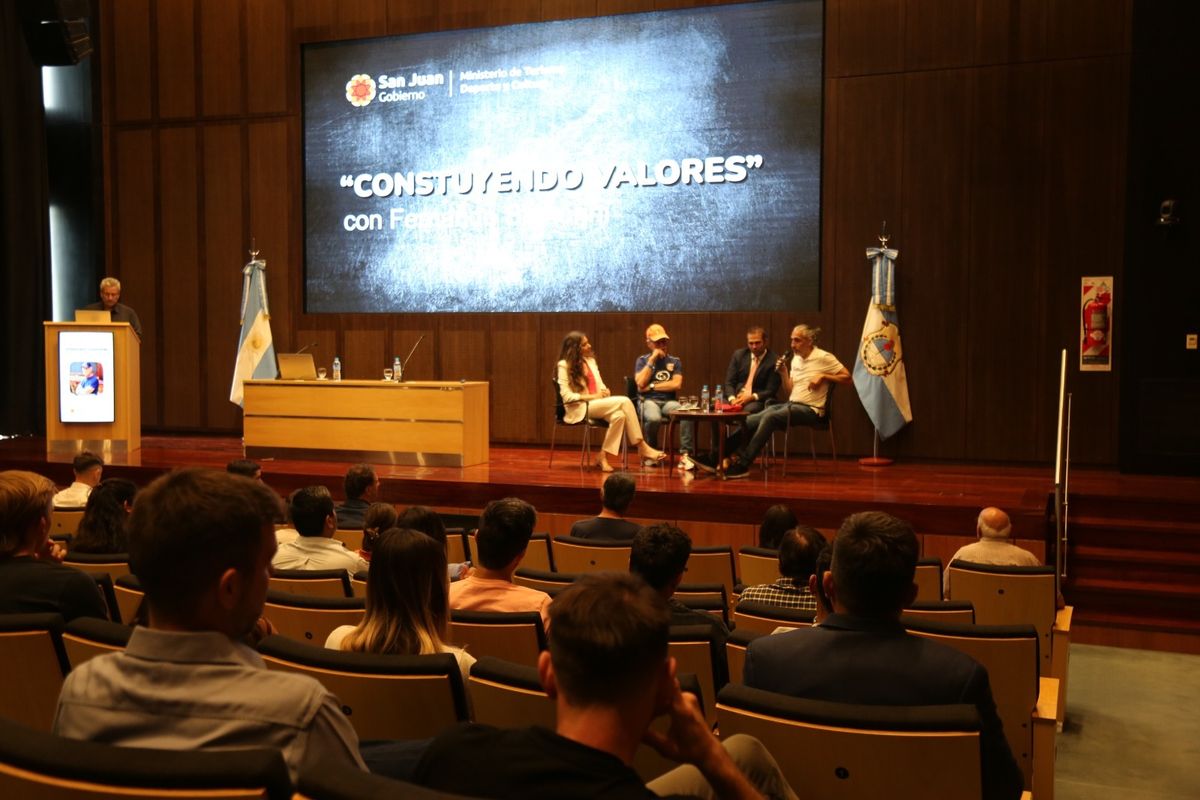 Fernando Signorini dio una masterclass en San Juan