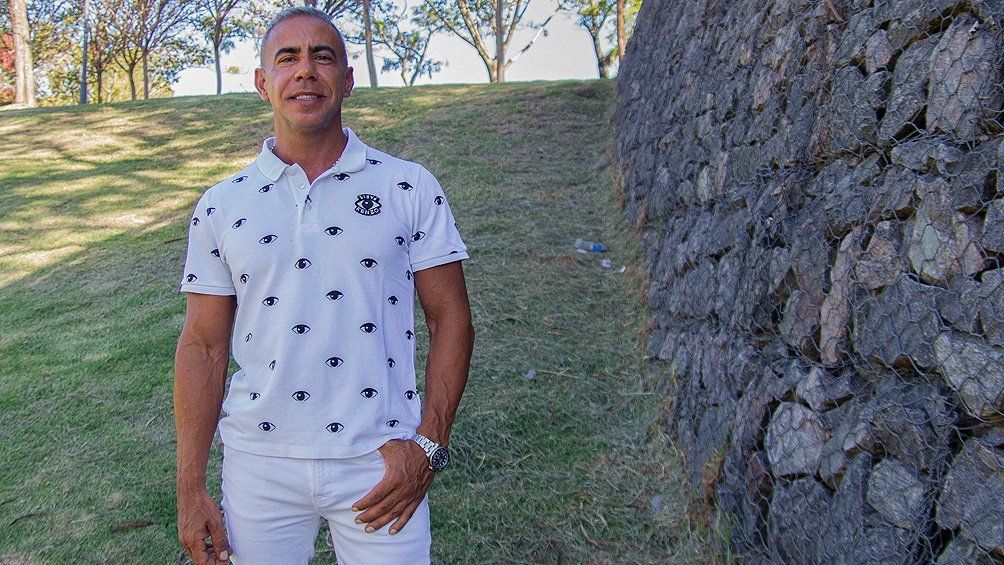 El primer contagiado del país cumple el año donando sangre para ensayos