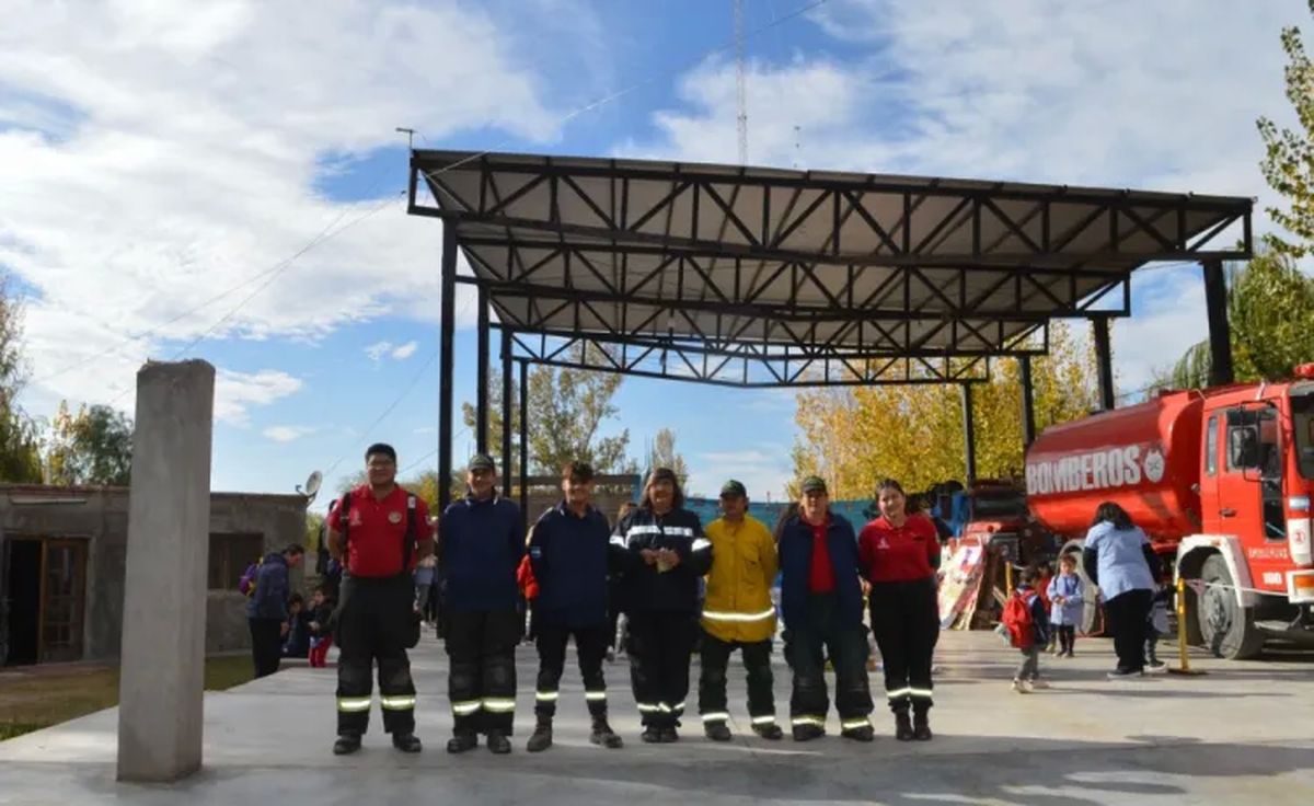 Minería colaboró con los bomberos voluntarios de Albardón