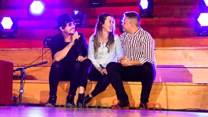Le pidió matrimonio a su novia en pleno recital de Los Rancheros (Fotos: Adrián Carrizo para sj8)