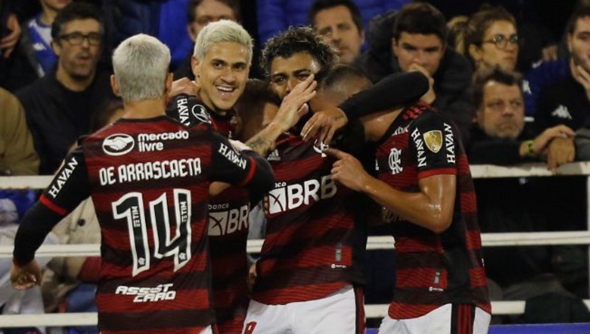 Vélez y un pie afuera de la Libertadores: fue goleado por Flamengo