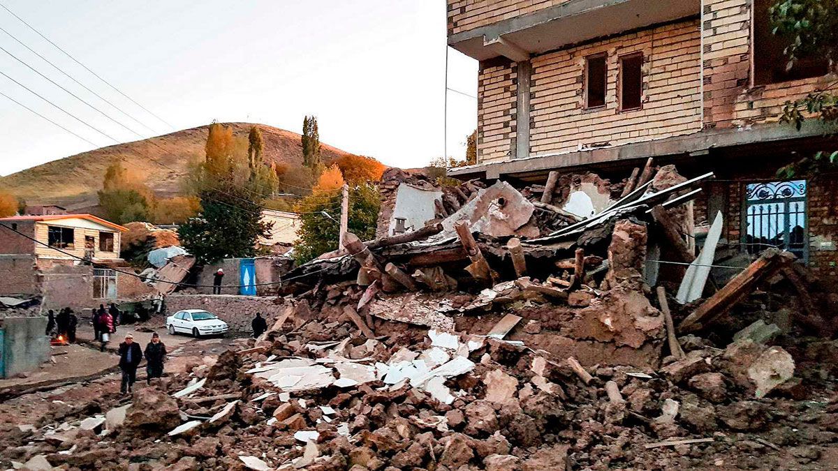 Un terremoto de 5.9 grados en Irán dejó más de 500 heridos