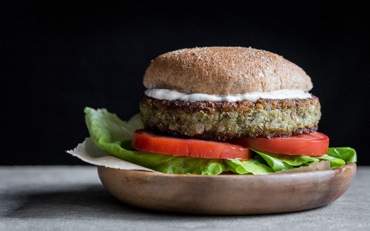 Una hamburguesa vegana con sabor a carne humana gana un premio