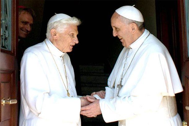Por primera vez en la historia, dos papas conviven en la Santa Sede del Vaticano