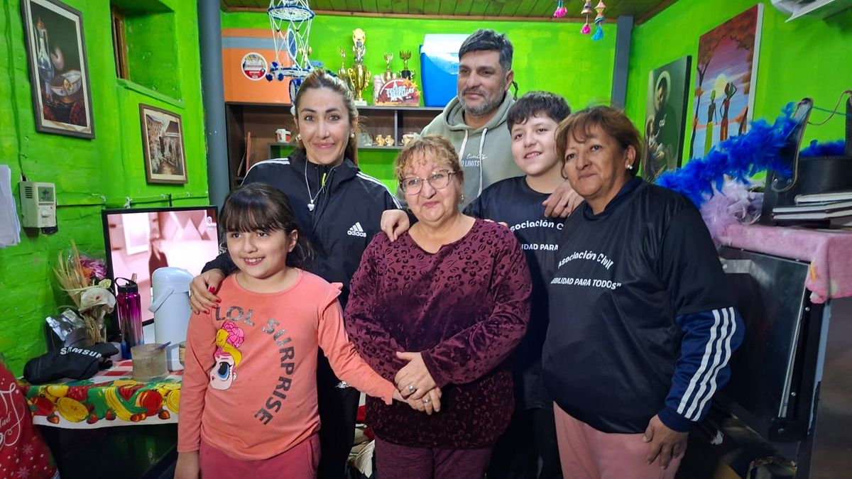 Abrió las puertas de su casa y hoy refugia a personas que no tienen dónde dormir