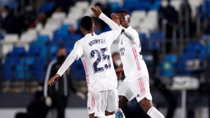 Real Madrid igualó 1 a 1 con Real Sociedad y quedó a 5 del Atlético. 