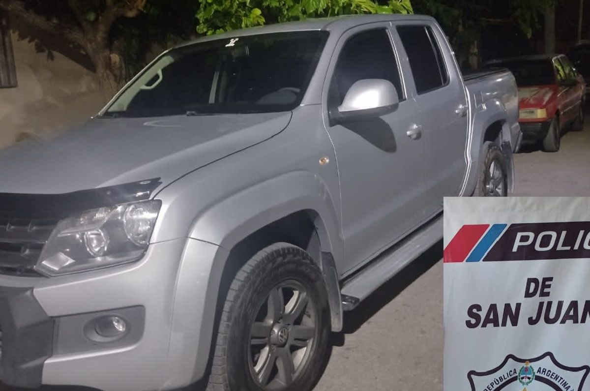 Una camioneta robada en Buenos Aires fue hallada en San Juan