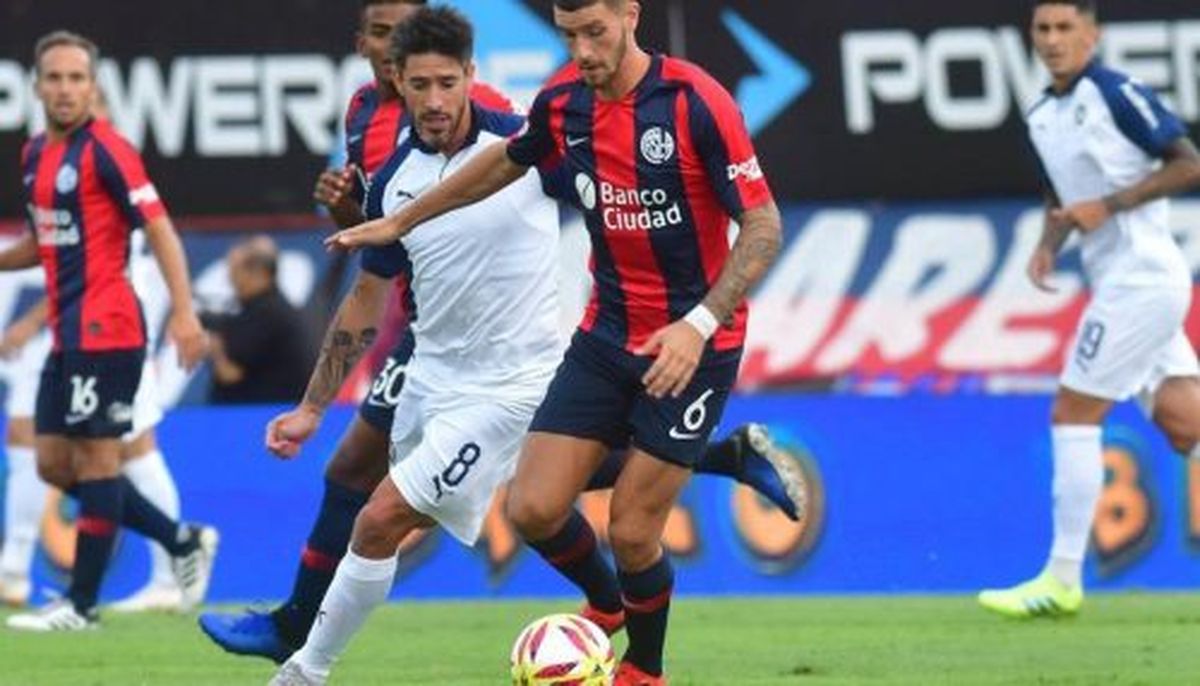 Independiente rinde honores a Bochini en el clásico con San Lorenzo