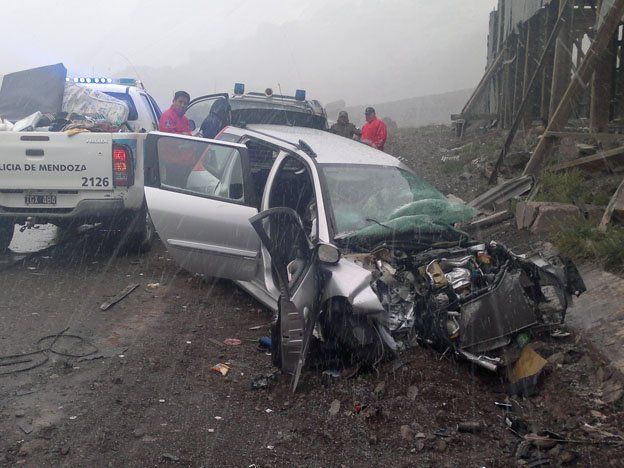 Dos sanjuaninos murieron en un choque en el límite con Chile