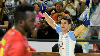 Argentina superó 4 a 0 a Angola ante un gran marco de público en el Cantoni. Fotos: Adrián Carrizo. 