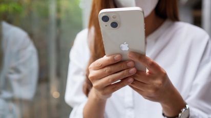 Apple suma al iPhone el reconocimiento facial con barbijo