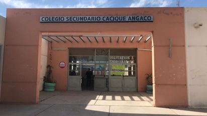 Colegio Secundario Cacique Angaco.