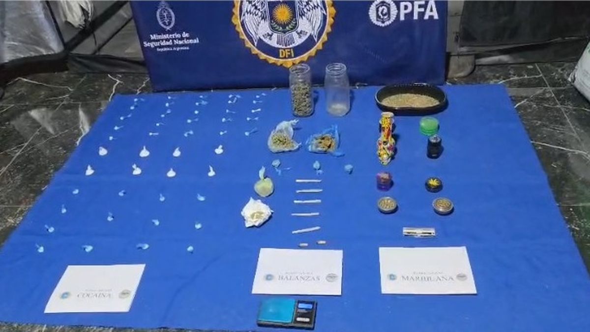La Federal desbarató un punto de venta de drogas en el barrio Aramburu