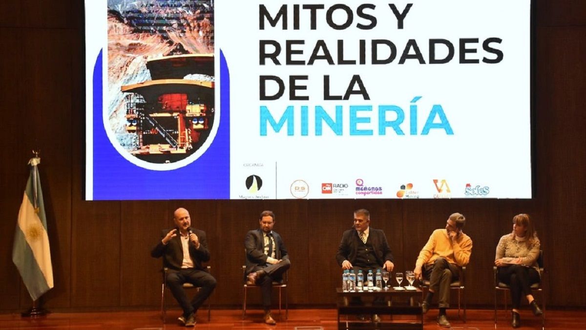 Minería respondió a las preguntas de periodistas de todo el país