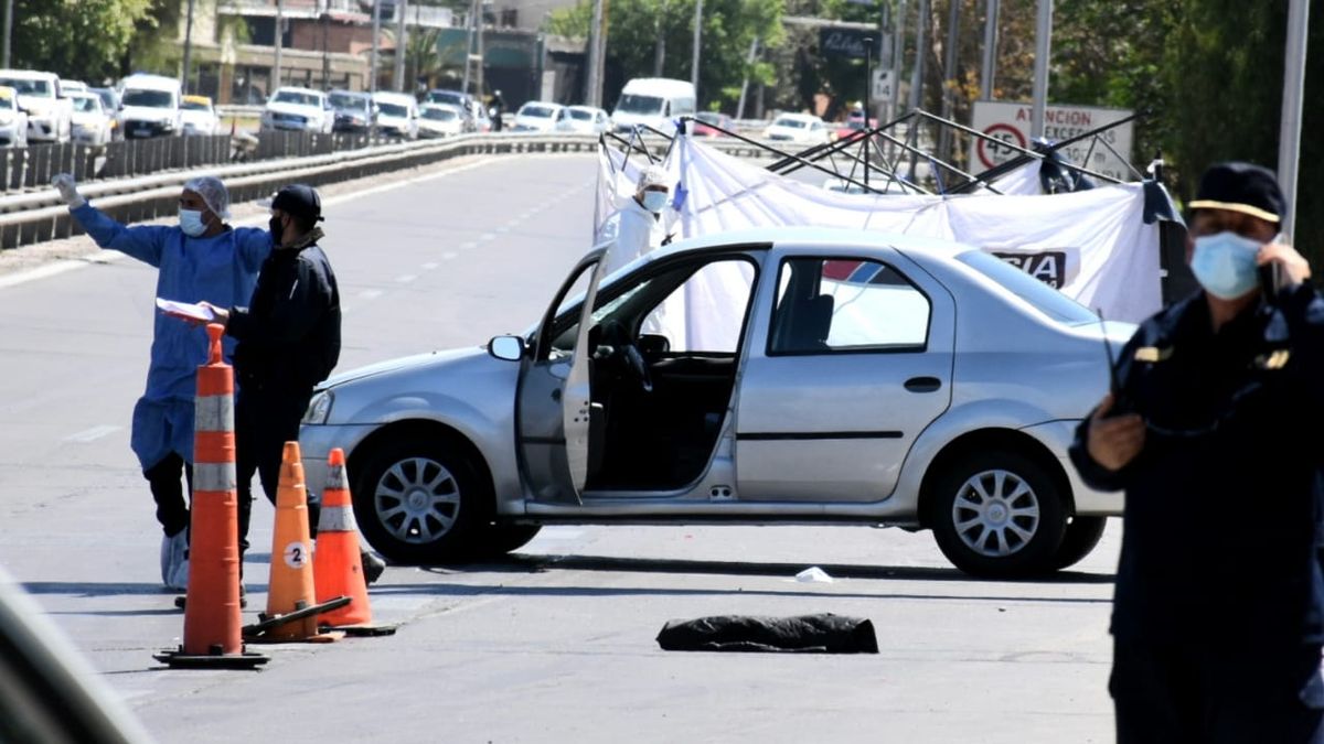 Murió una mujer y el conductor de una moto está grave