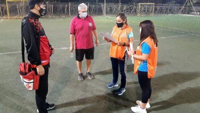 Intensifican controles en gimnasios, clubes y canchas de fútbol