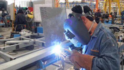 La actividad económica cayó 6,9 % interanual en septiembre 