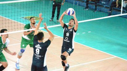 Obras sumó su cuarta victoria y sigue primero en la tabla. Foto: Prensa ACLAV. 