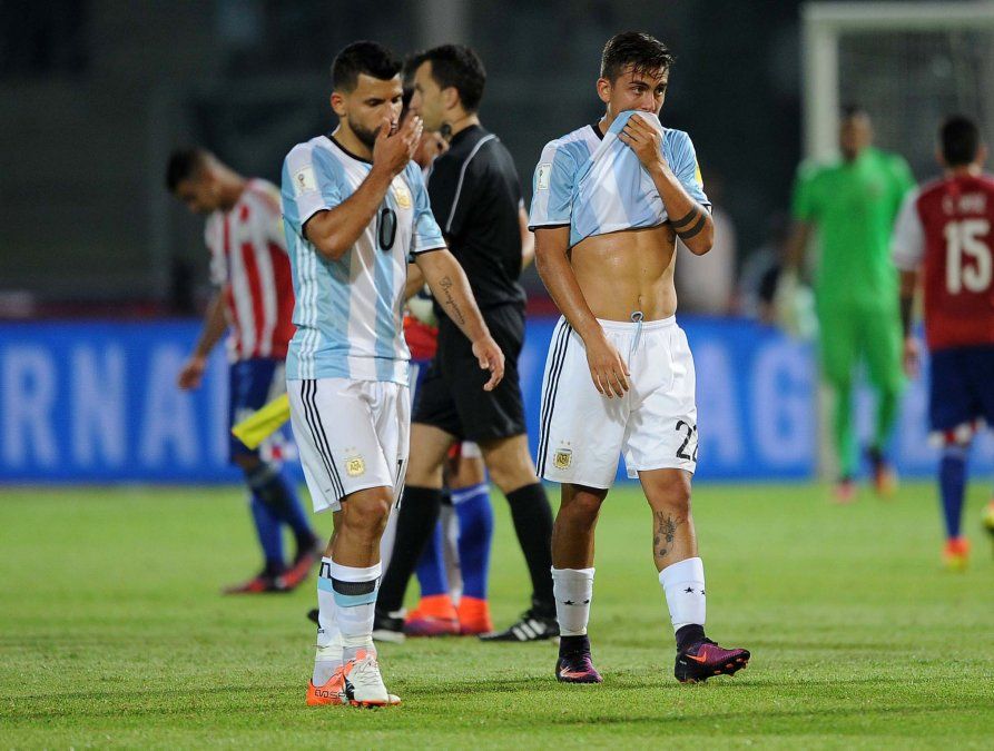 Un sorpresivo fallo de la FIFA dejó afuera a Argentina del Mundial, por el momento
