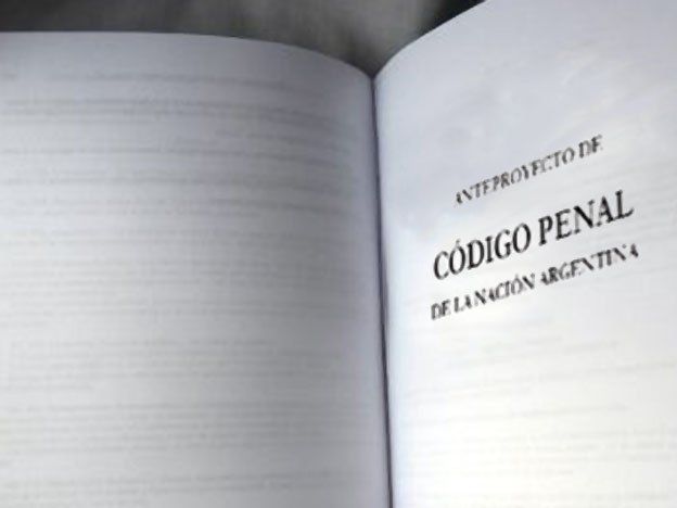 Polémico intento por modificar el Código Penal que beneficiaría a los condenados bajando sus penas
