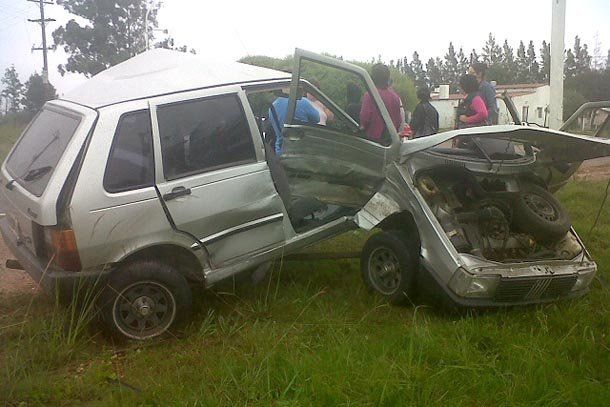Milagro en Entre Ríos: un auto se partió en dos y el conductor salió ileso
