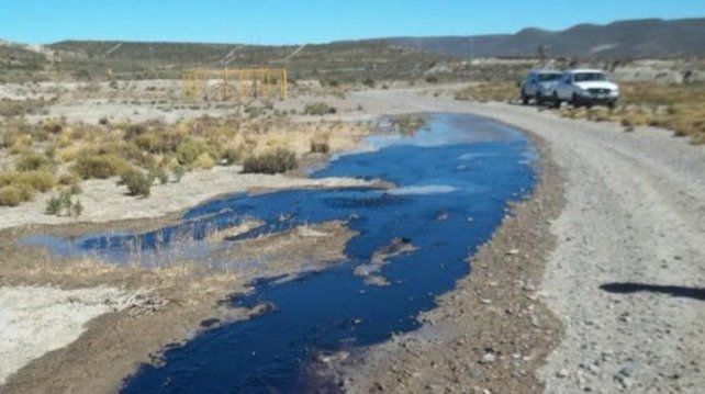 Un derrame de petróleo de YPF afectó unos 3.600 metros cuadrados en Comodoro Rivadavia