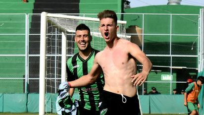 Matías Giménez y Sebastián Penco, delanteros de San Martín. Foto: Adrián Carrizo.